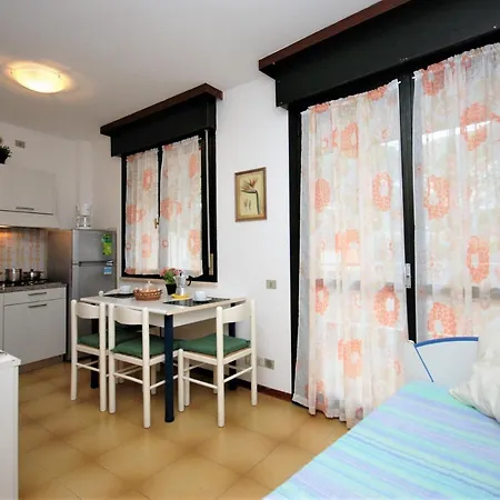 Residenza La Meridiana Lignano Sabbiadoro Exterior photo